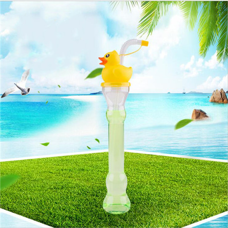 Nerozbitný plastový kelímek do zahrady Charmlite s brčkem - 450 ml