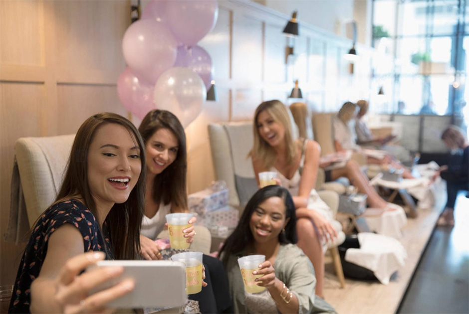 Kubki na sok z tworzywa sztucznego Charmlite PP Stadium z twardego plastiku z etykietą w formie 05