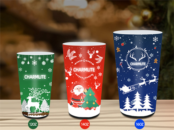 Beliicht Äre Chrëschtdag mat eisen LED-beliichte Plastikbecher!