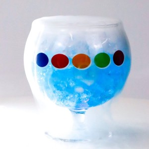 ചാംലൈറ്റ് ടോപ്പ് സെയിൽ 50oz പ്ലാസ്റ്റിക് ഫിഷ് ബൗൾ കോക്ക്ടെയിൽ കസ്റ്റം ഷട്ടർപ്രൂഫ് ഫിഷ് ബൗൾ കപ്പ് വിത്ത് സ്ട്രോ