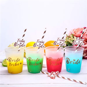 Kubki na sok z tworzywa sztucznego Charmlite PP Stadium, twardy kubek z tworzywa sztucznego z etykietą w formie