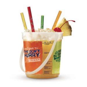 ഹാൻഡിൽ ഉള്ള 35OZ പ്ലാസ്റ്റിക് ഡ്രിങ്ക് ബക്കറ്റ്